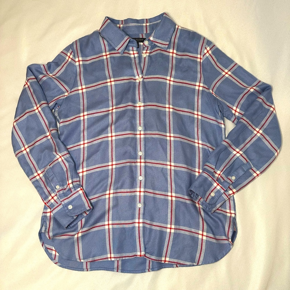 Light Blue Plaid Banana Republic Button Down Long Sleeve